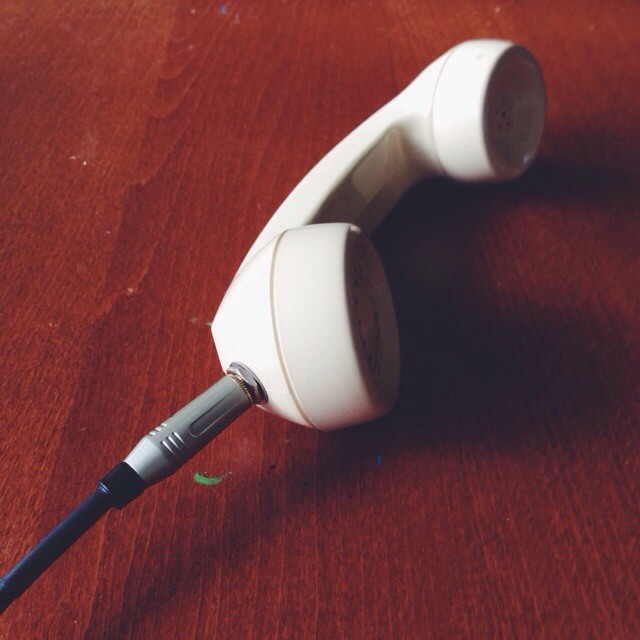 Telephone microphone.