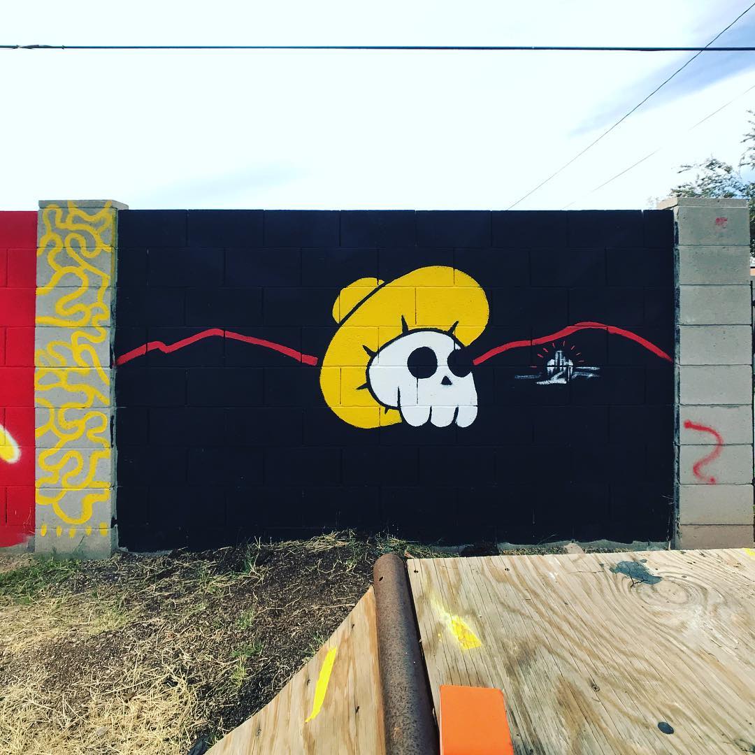I love the skull with the yellow hat and am happy to see it in my yard. Looki…